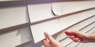 How to repair cracked and broken vinyl siding? | Hometalk